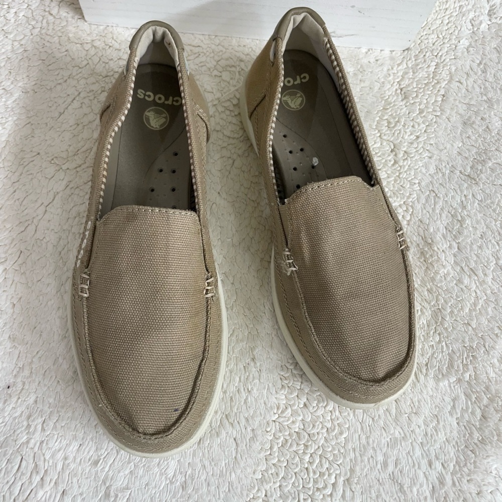 Crocs shoes size 7